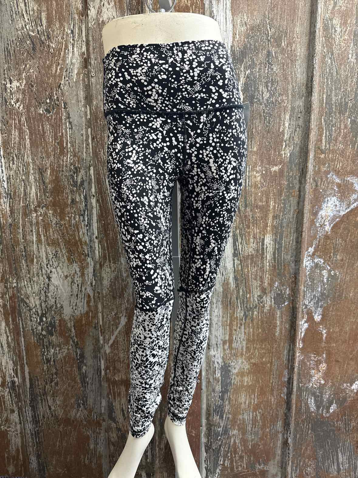 lululemon Size 4 Black Print Leggings