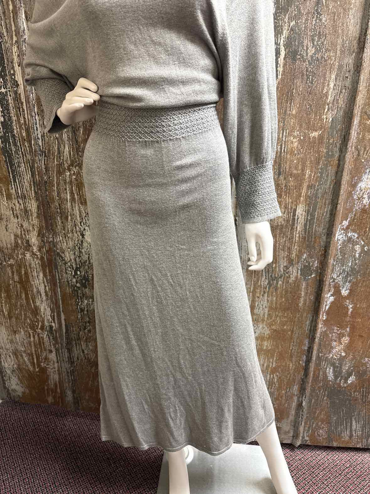 Ann Taylor Size Large Gray Sweater Dress