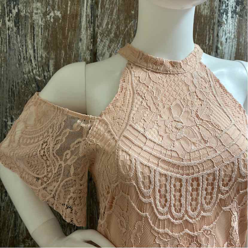 francesca's Size small Light Pink Dress