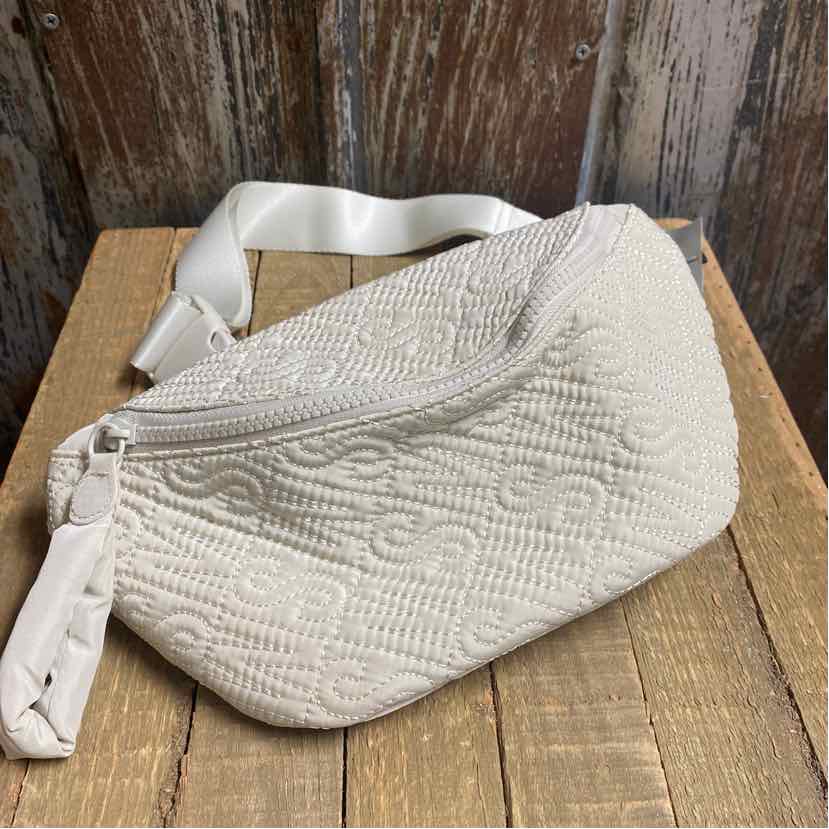 Steve Madden Bump Bag