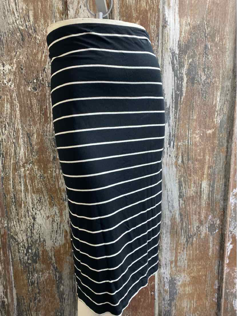 Vince Camuto Size Extra Large (16) Black Stripe Skirt