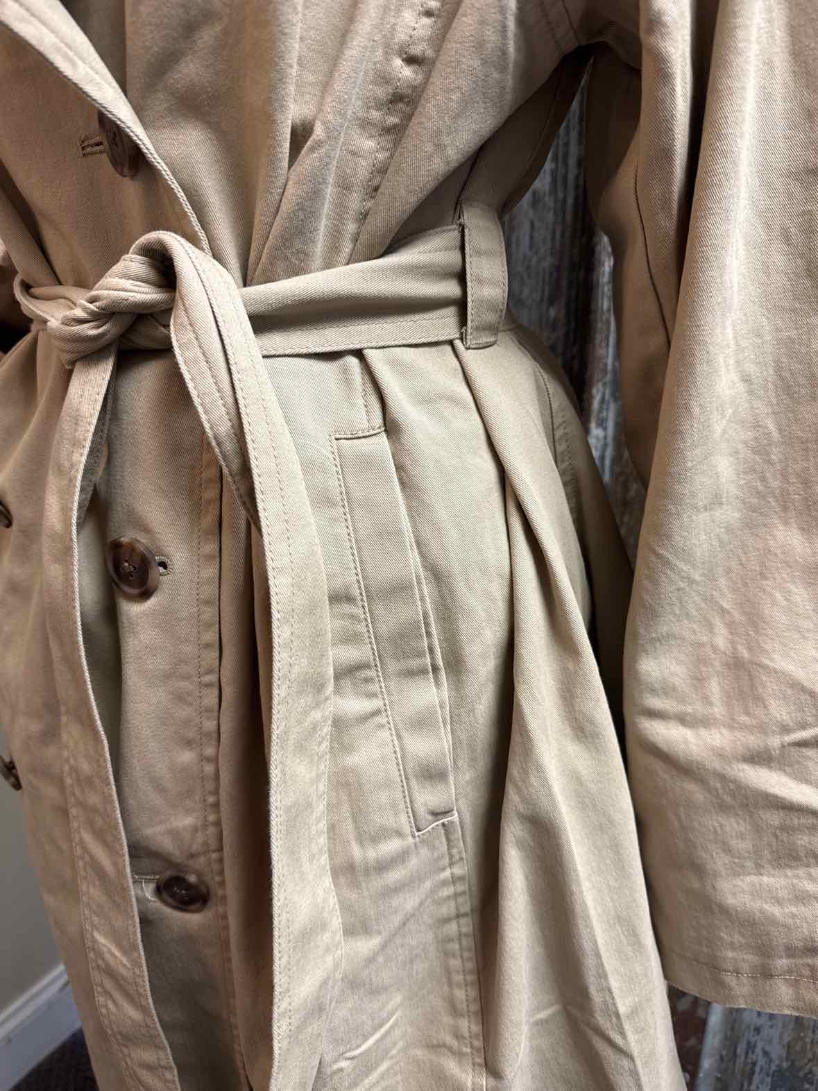 Gap Size Large Tan Trenchcoat