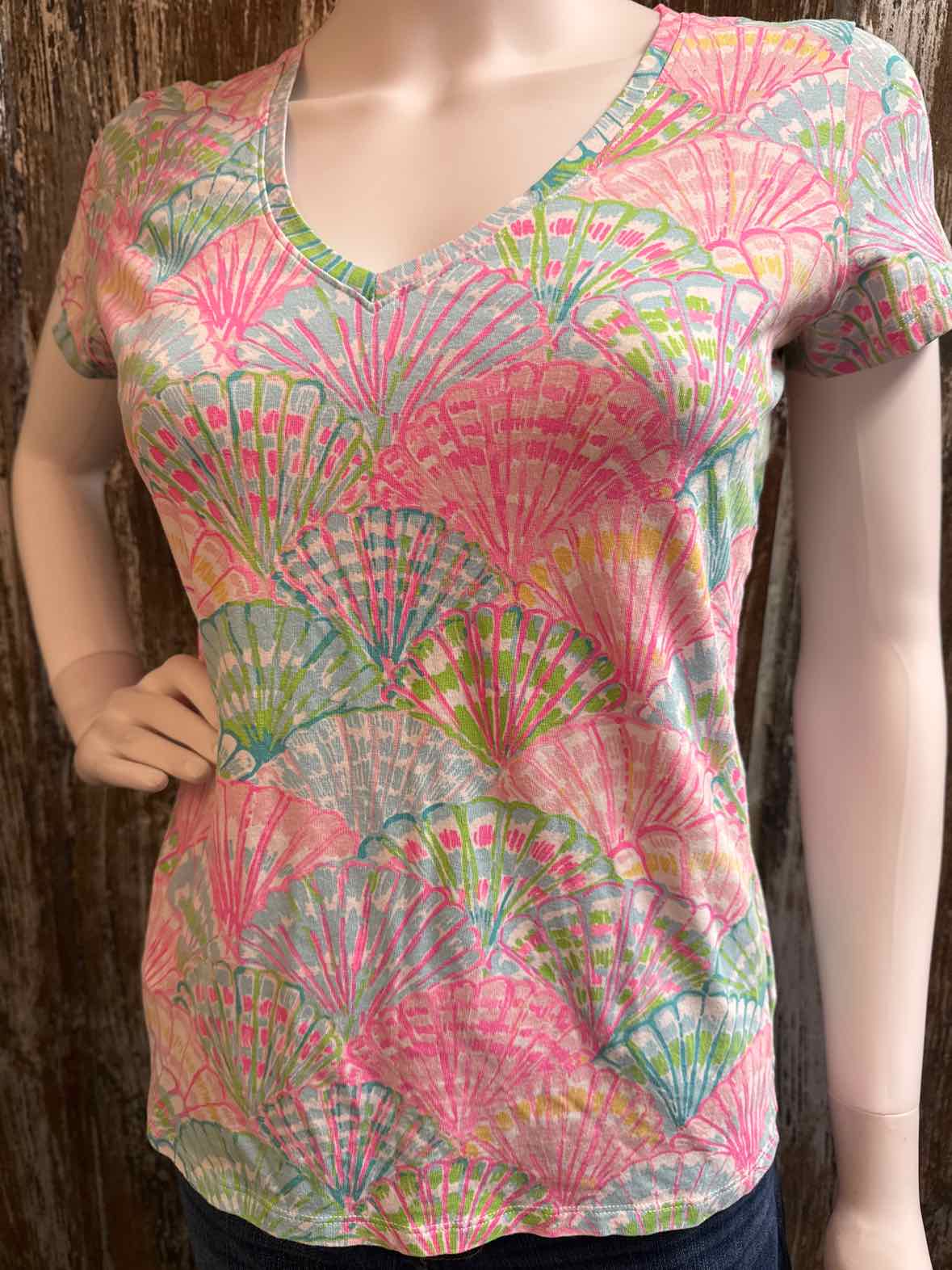 Lilly Pulitzer Size small Pink/Blue Print T-shirt