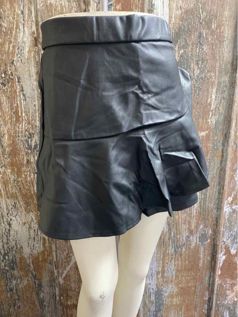 Love Tree Size Large (12/14) Black Shorts