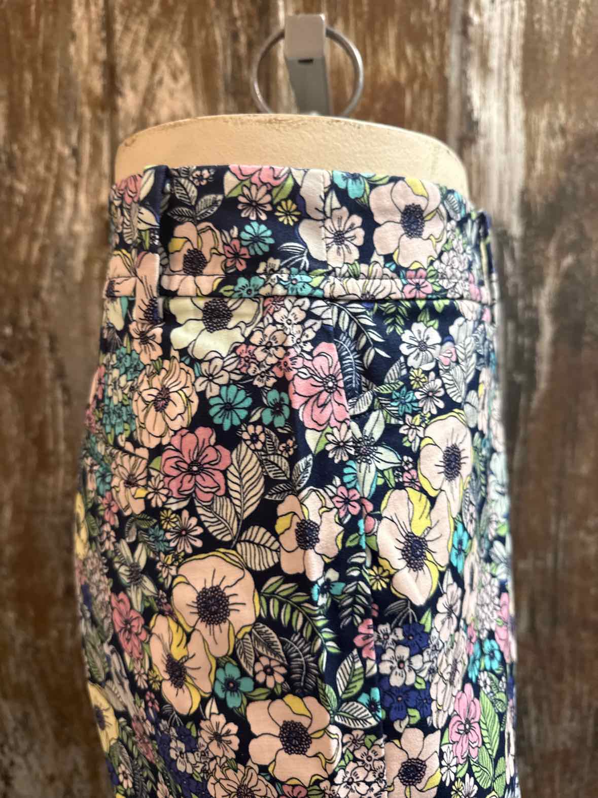 Talbots Size 6 Blue Floral Shorts