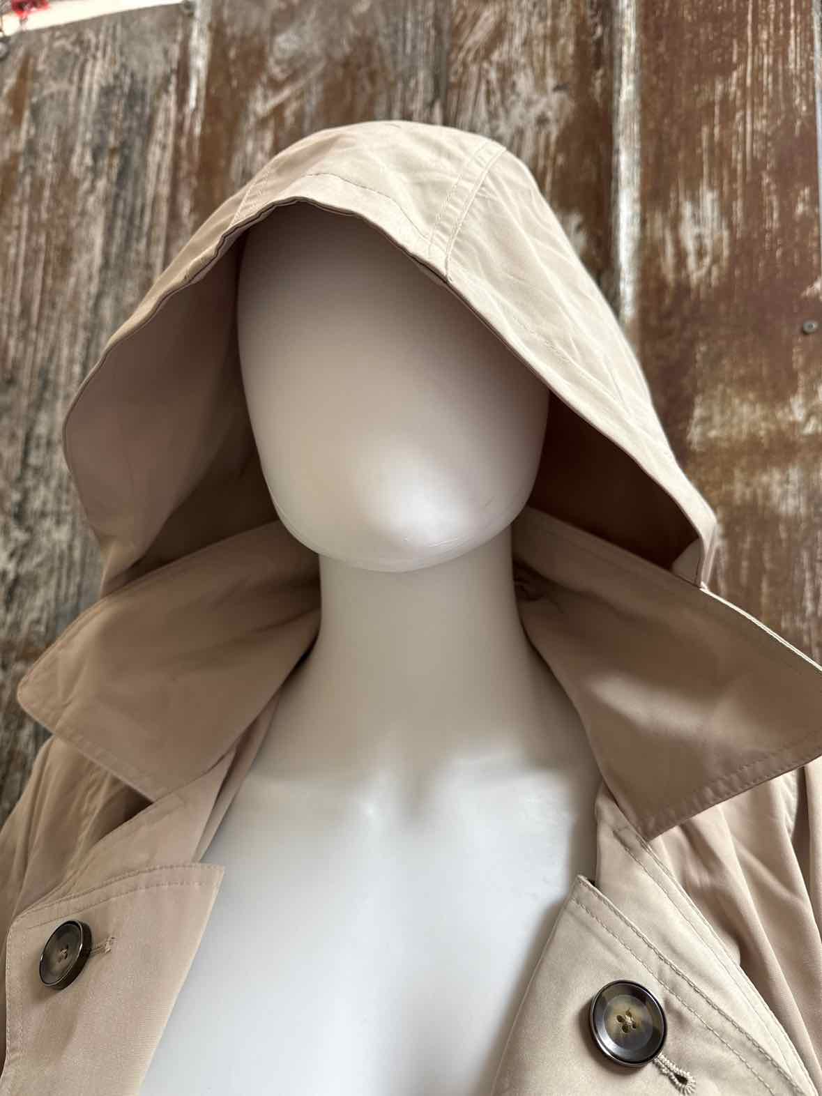 London Fog Size Medium Tan Trenchcoat