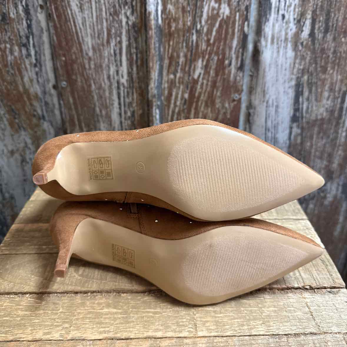 JOURNEE 8 Brown Shoe Booties