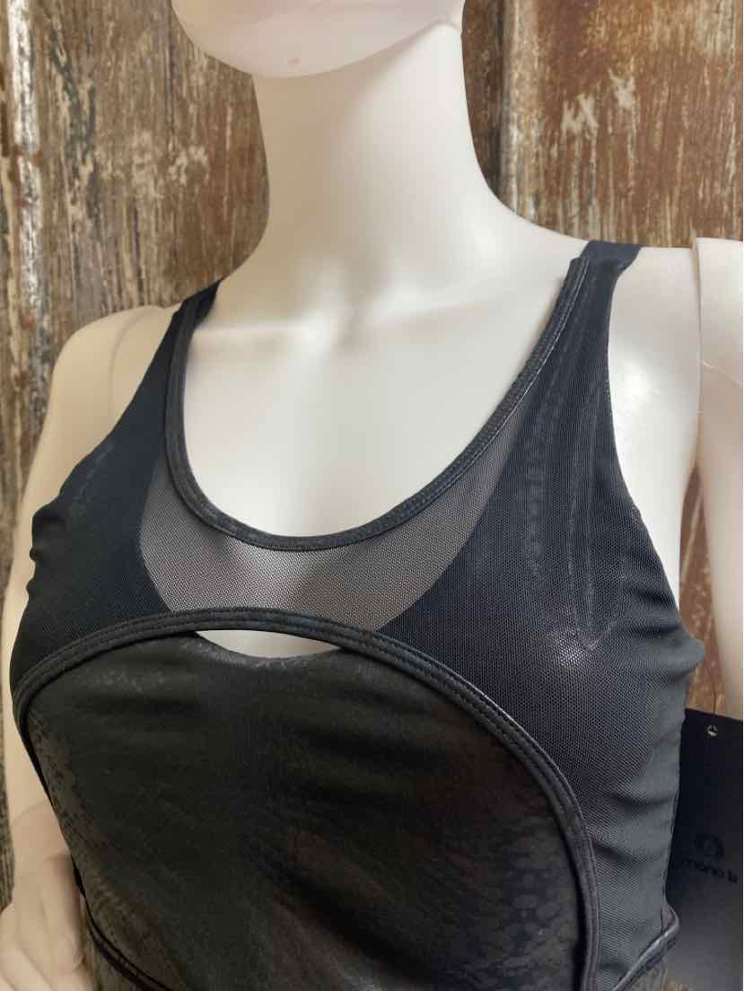 Mono B Size Medium Black Sports Bra