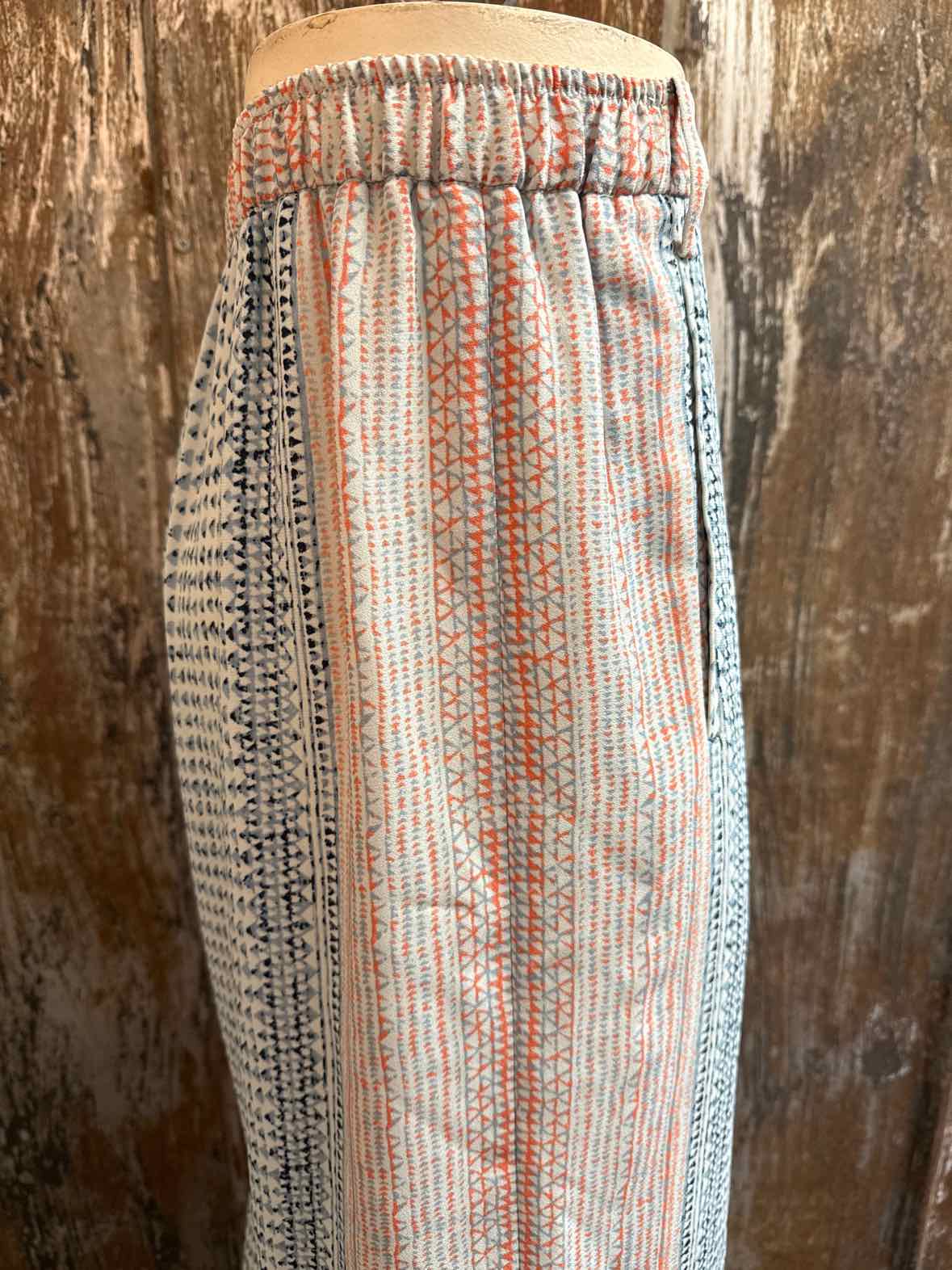 BCBG Maxazria Size Small (4/6) Blue Print Pants