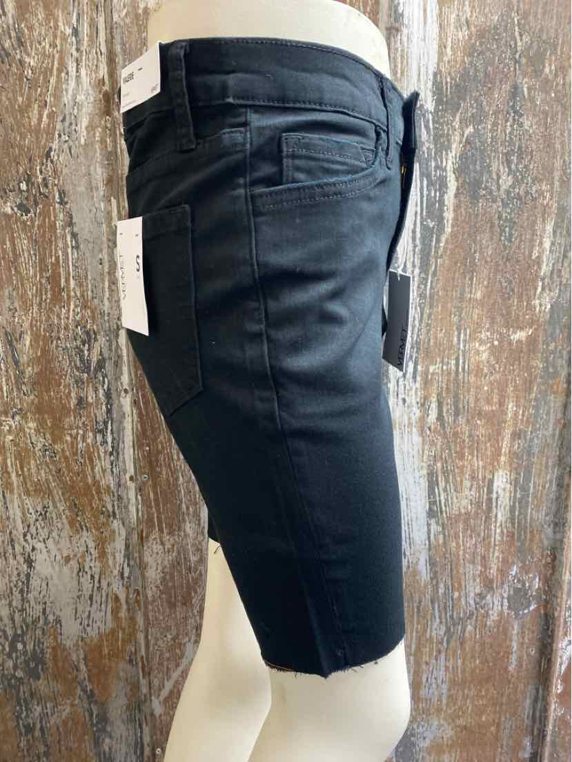 Vervet Size Small (4/6) Black Shorts