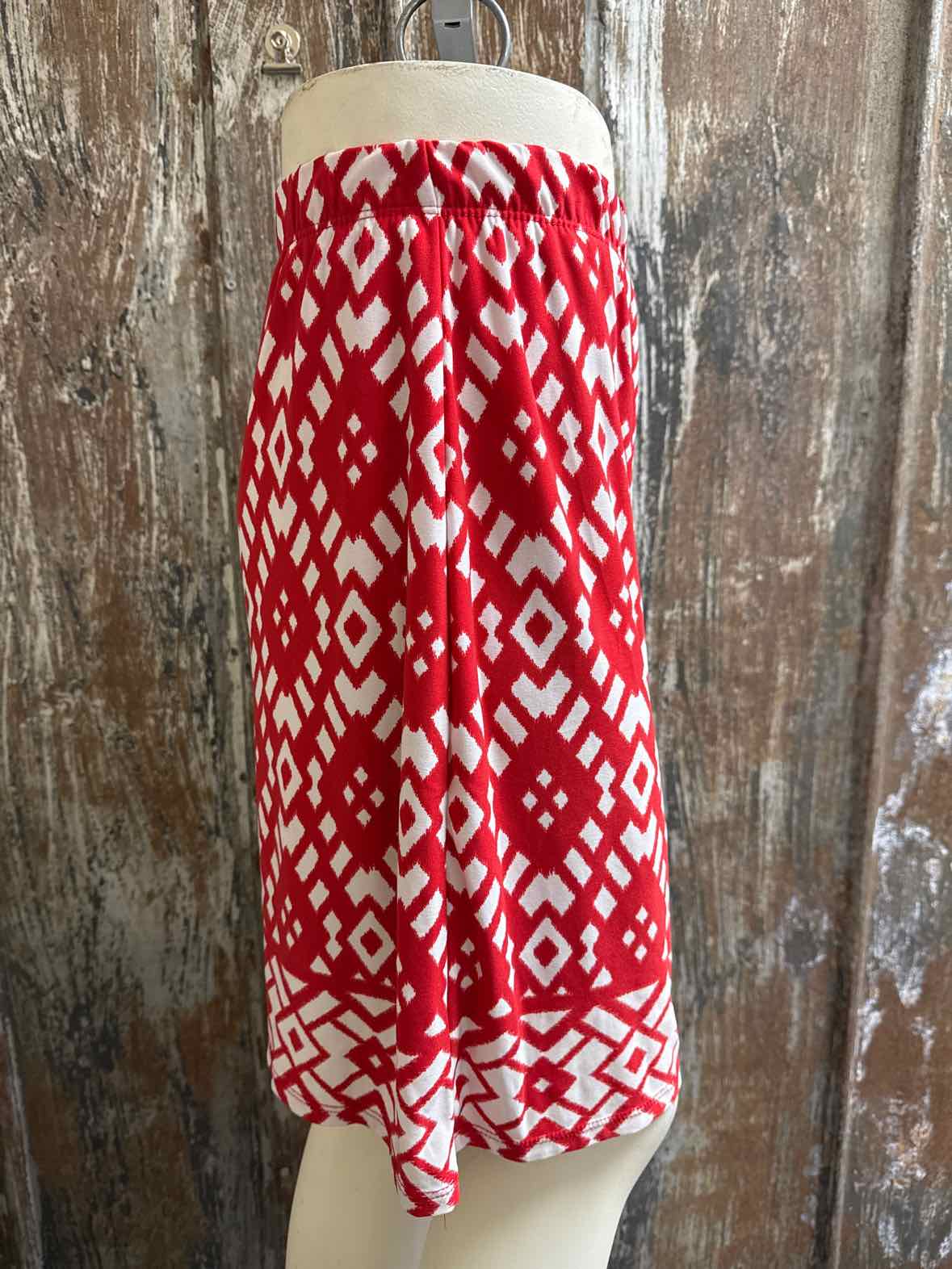 Susan Graver Size Small (4/6) Red Print Skort