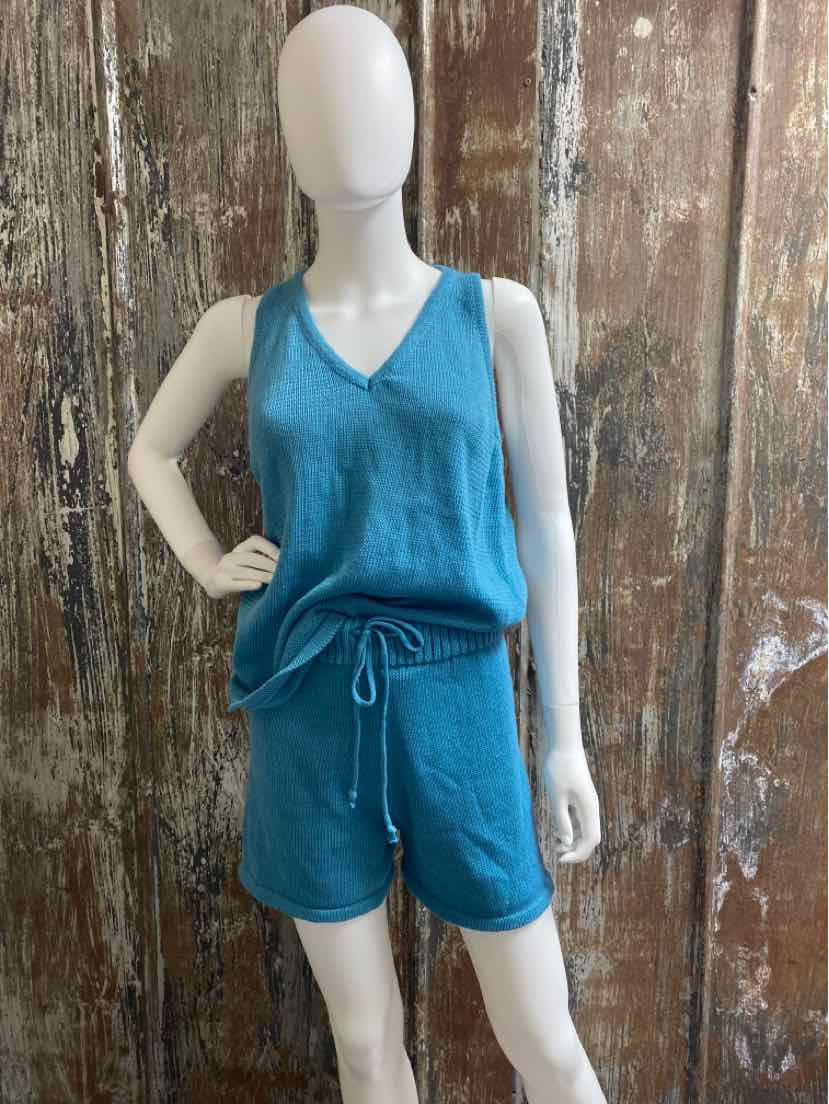 The Free Yoga Size Medium Blue Lounge Set