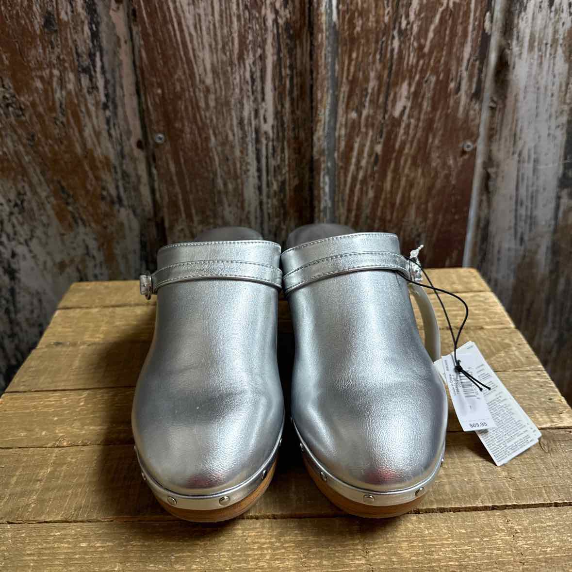 Gap 7 Silver Shoes