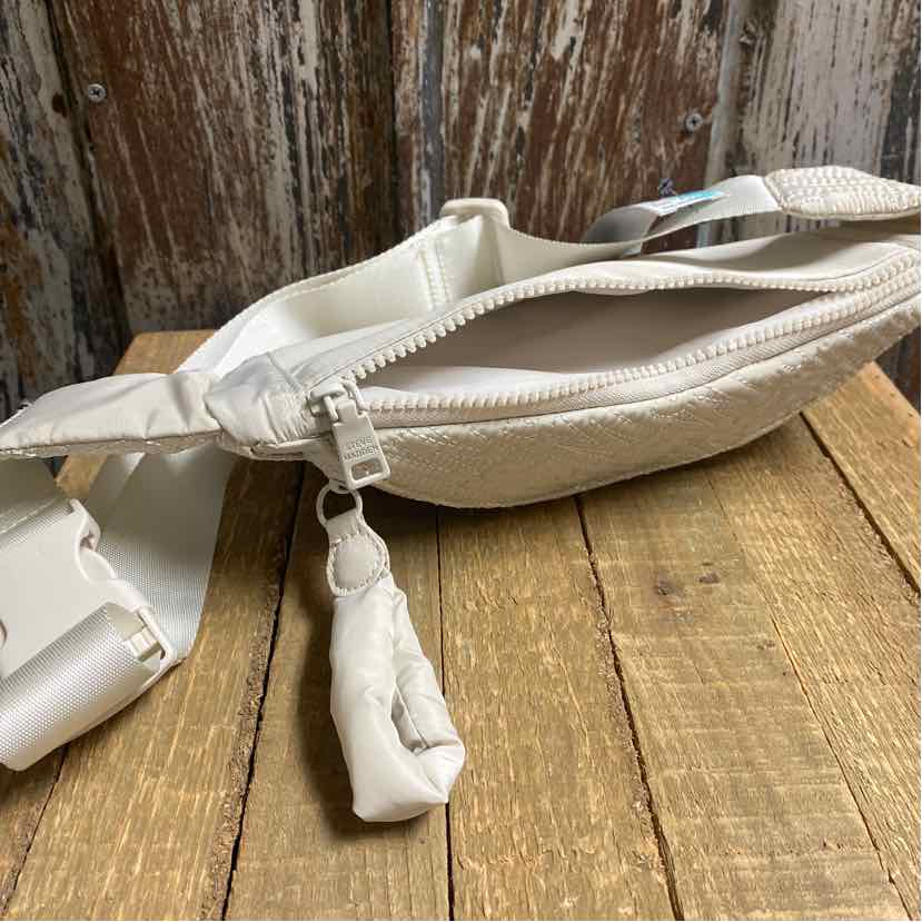 Steve Madden Bump Bag