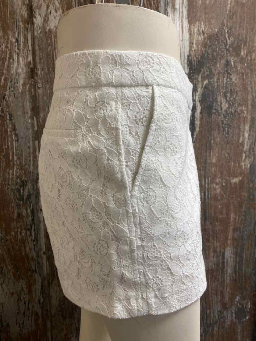 Cynthia Rowley Size 2 White Shorts