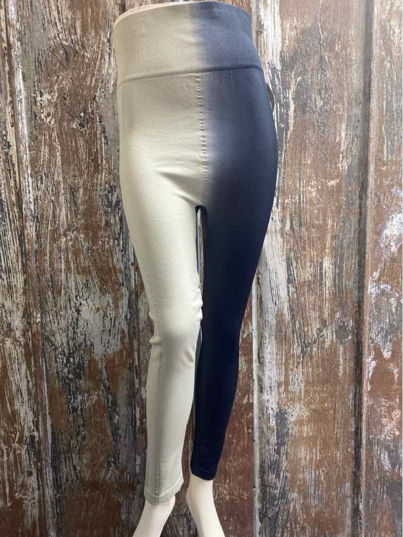 Mono B Size Large (12/14) Gray/Black Leggings