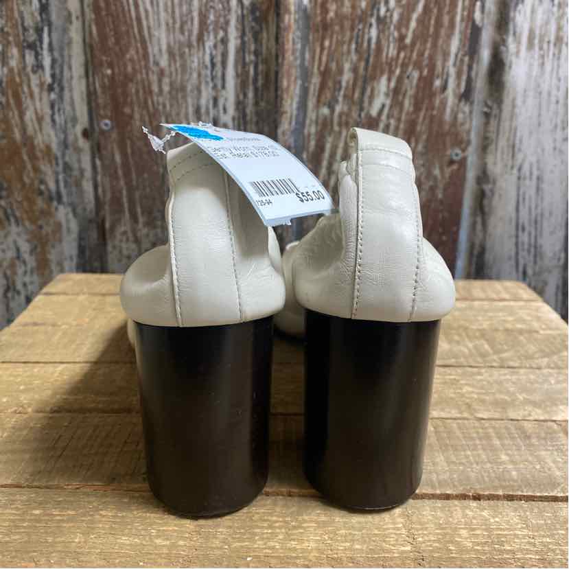 Everlane 10 Cream Shoes