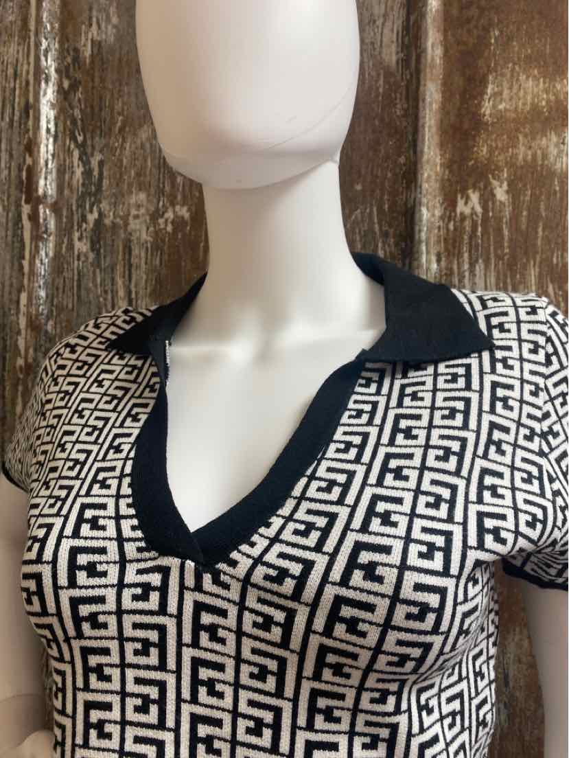 Debut Size Large Black Print tops