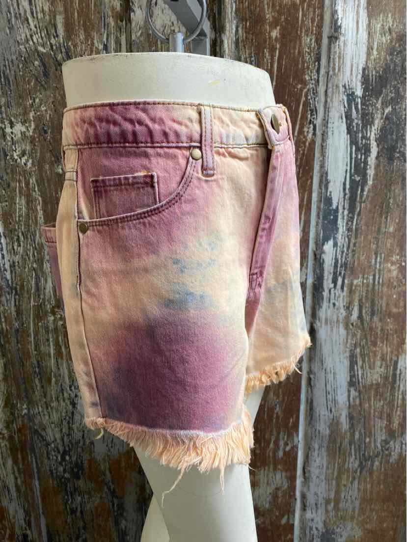 Easel Size Medium (8/10) Pink Tie Dyed Shorts