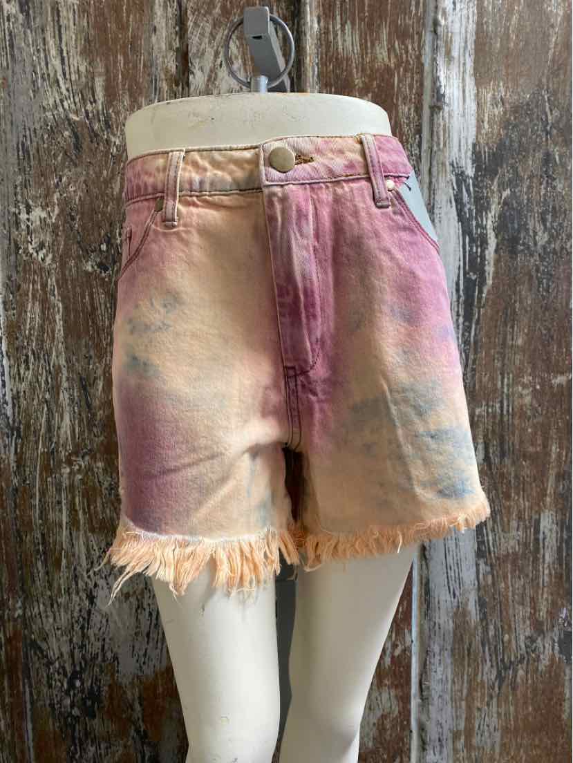 Easel Size Medium (8/10) Pink Tie Dyed Shorts