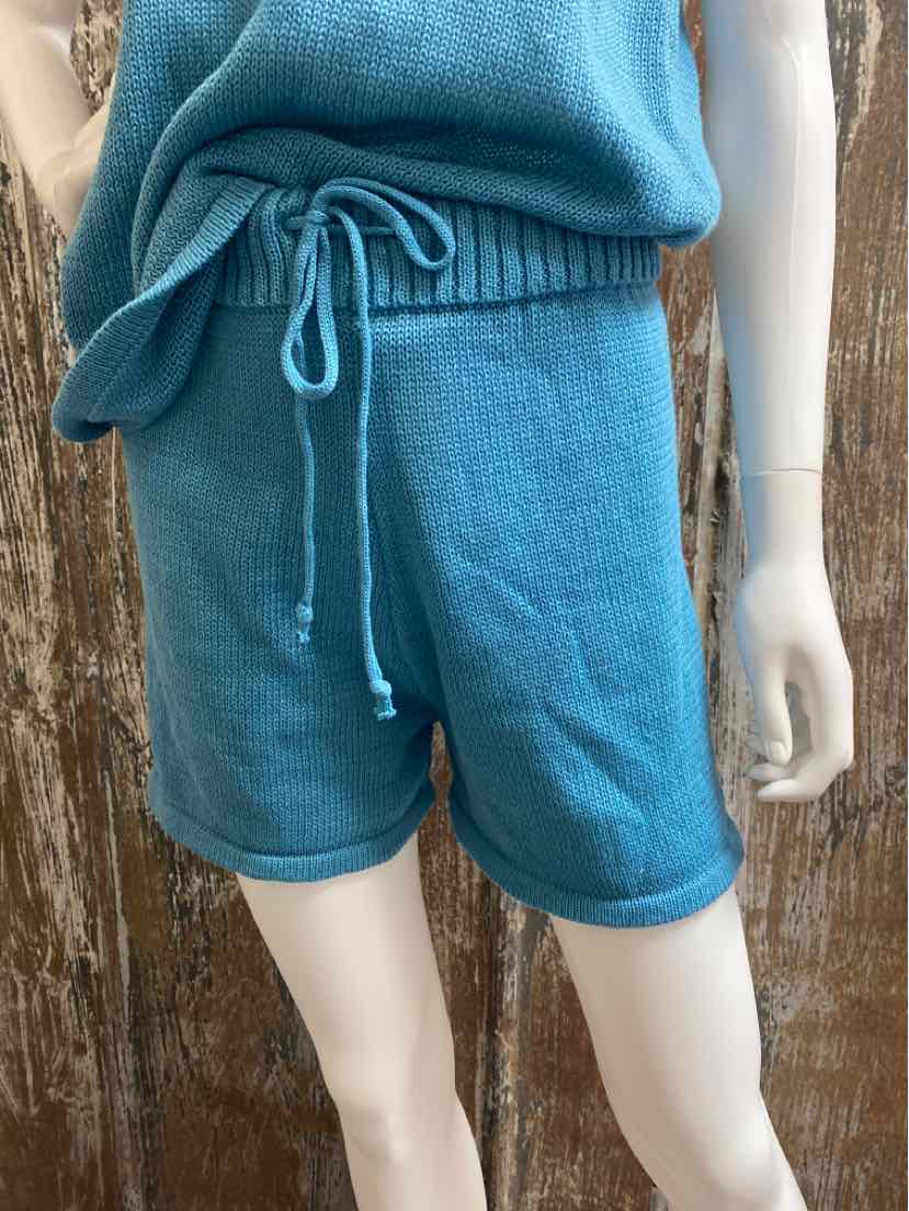 The Free Yoga Size Medium Blue Lounge Set