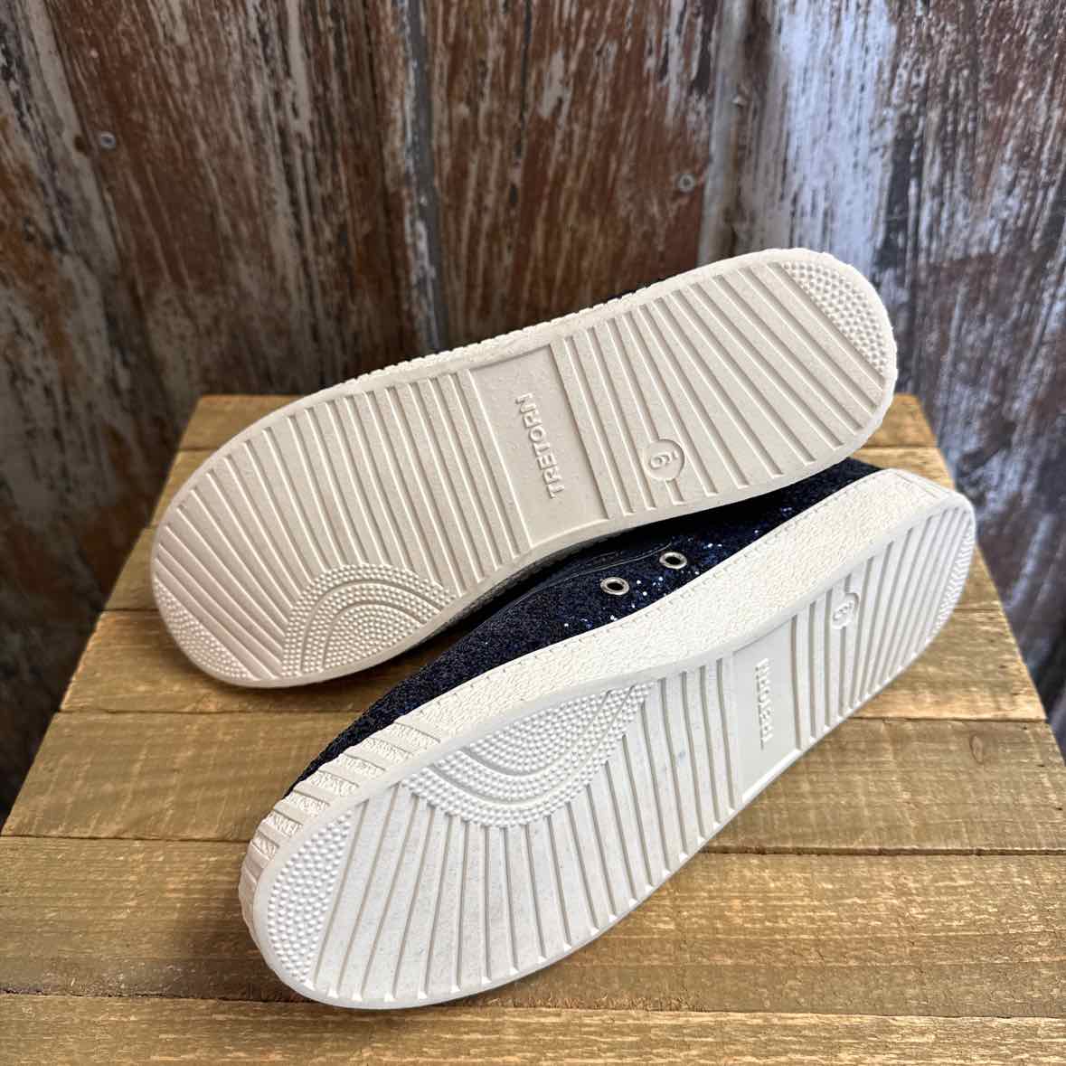 Tretorn 9 Navy Sneakers