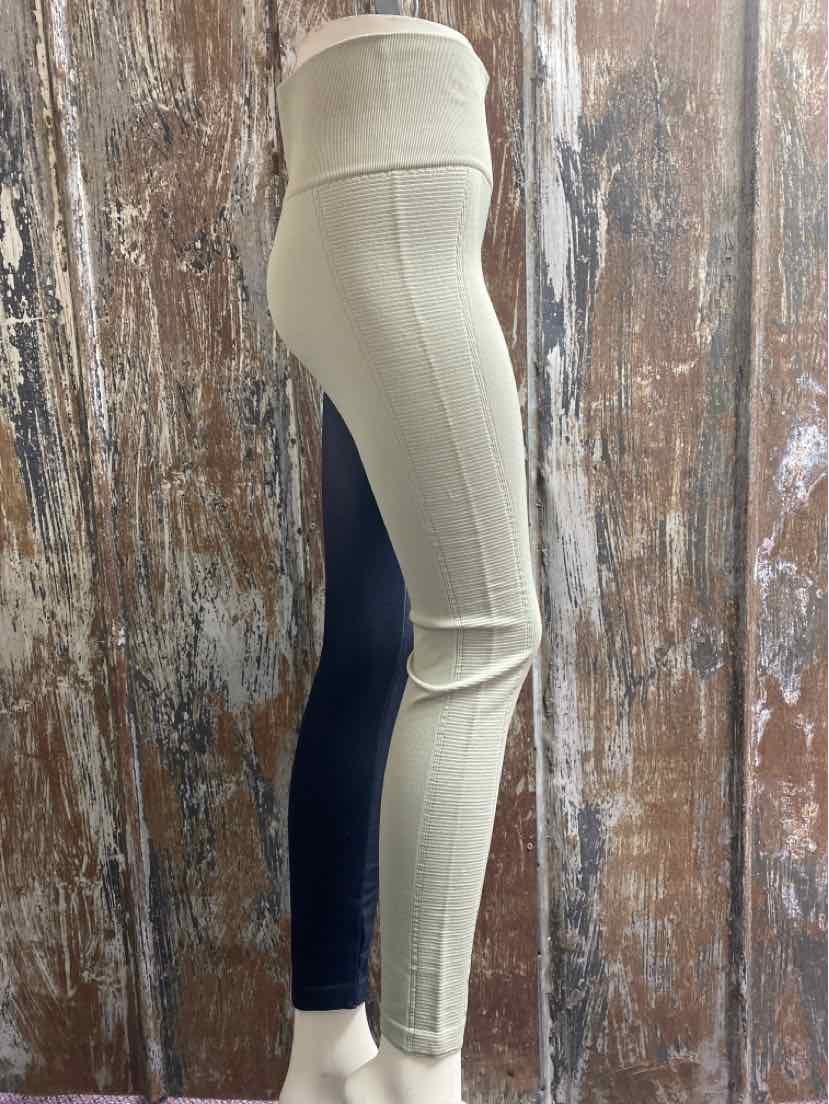 Mono B Size Large (12/14) Gray/Black Leggings