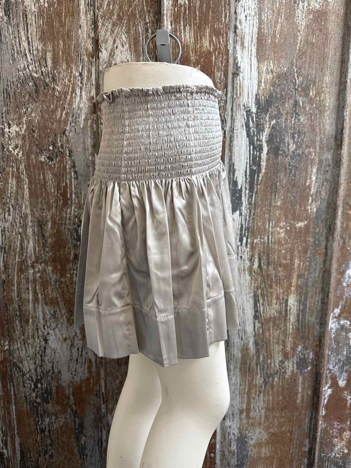 Natural Life Size Medium (8/10) Gray Shorts