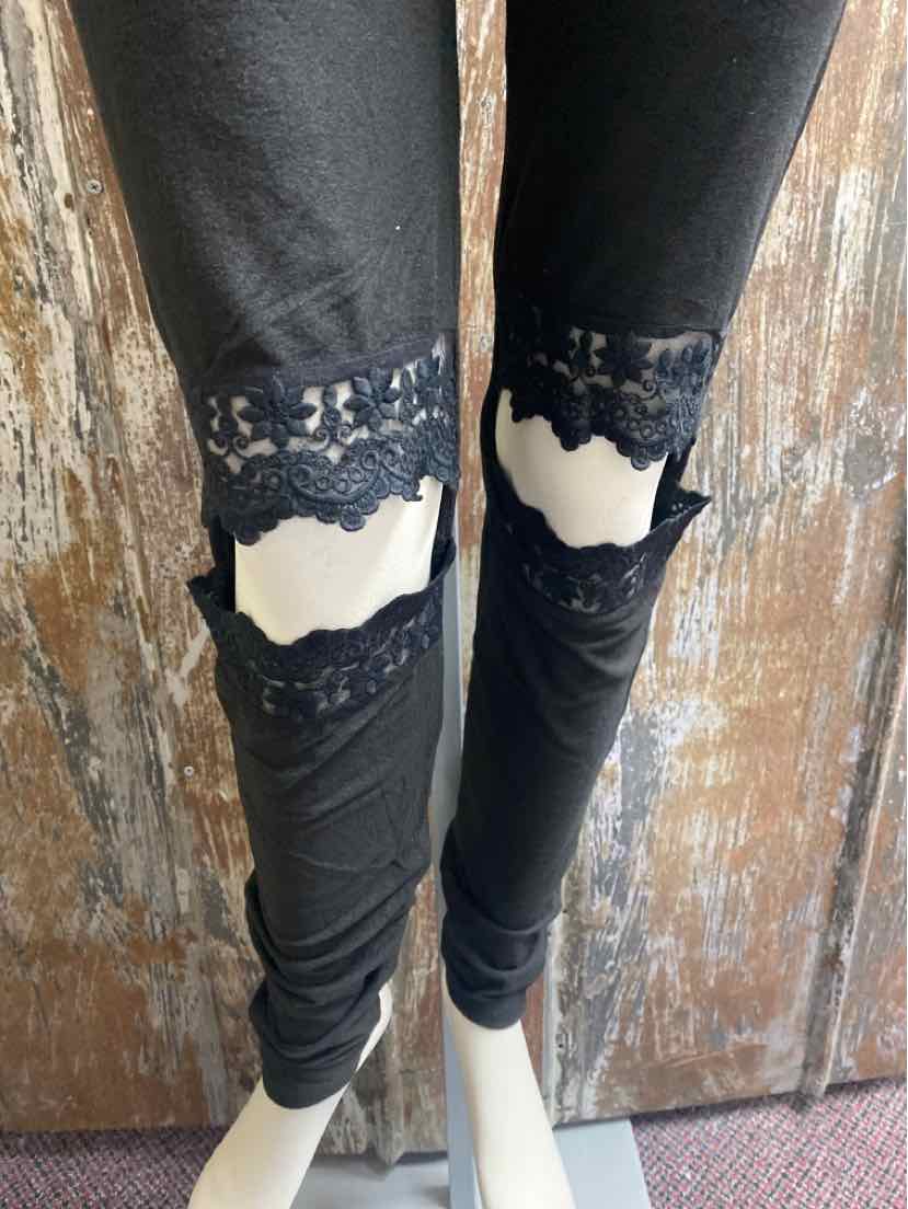 Hayden Size Large (12/14) Black Leggings