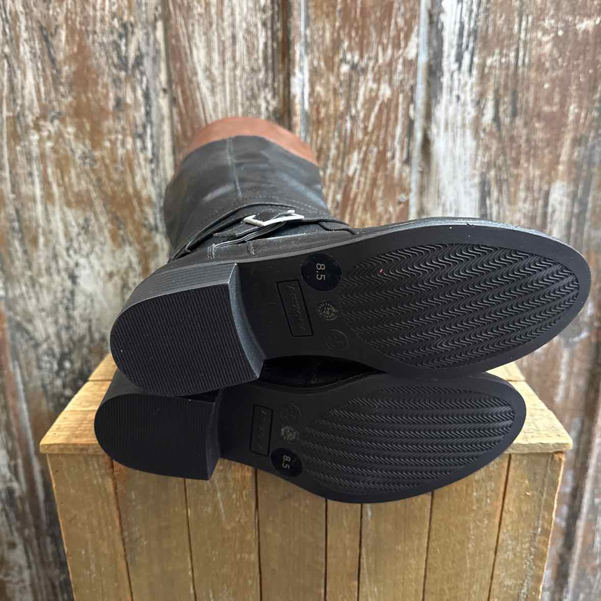 Arizona 8.5 Wide Calf Black/Brown Boots