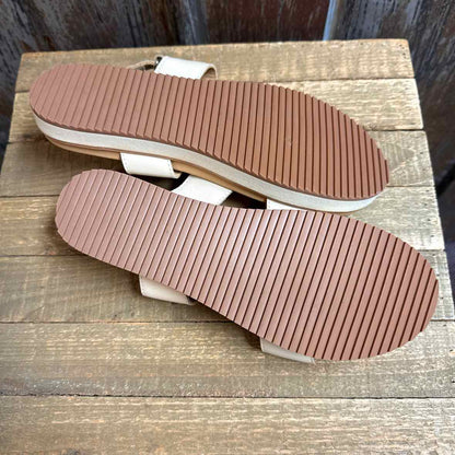Nisolo 9 Cream/Brown Sandals
