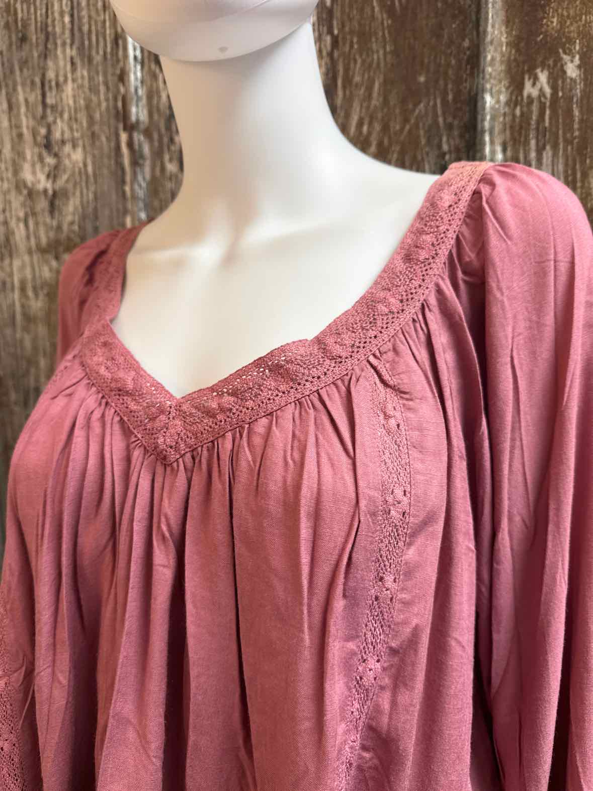 saltwater LUXE Size small Pink tops