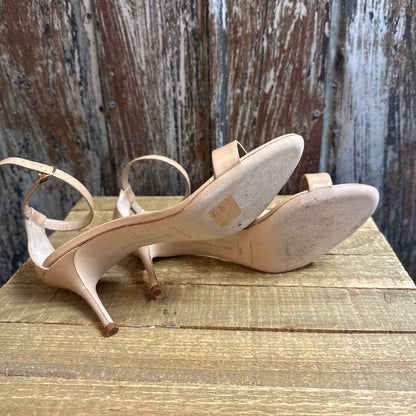 Manolo Blahnik 8 Nude Shoes