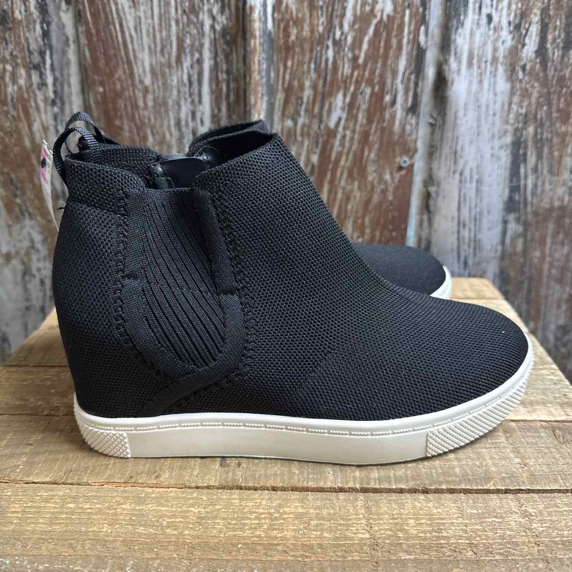 Torrid 8.5 Black Shoes