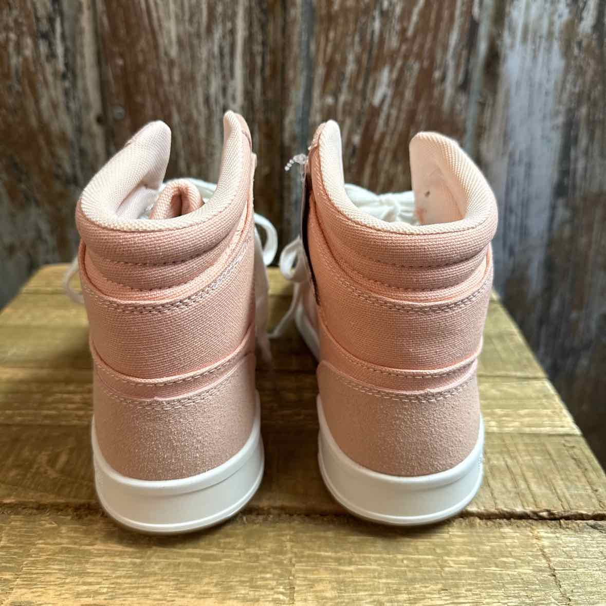 Levi Strauss & Co 7 Pink Sneakers
