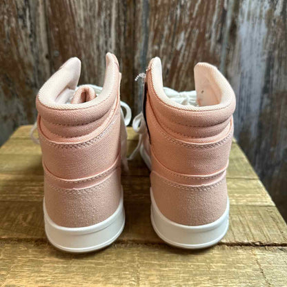 Levi Strauss & Co 7 Pink Sneakers