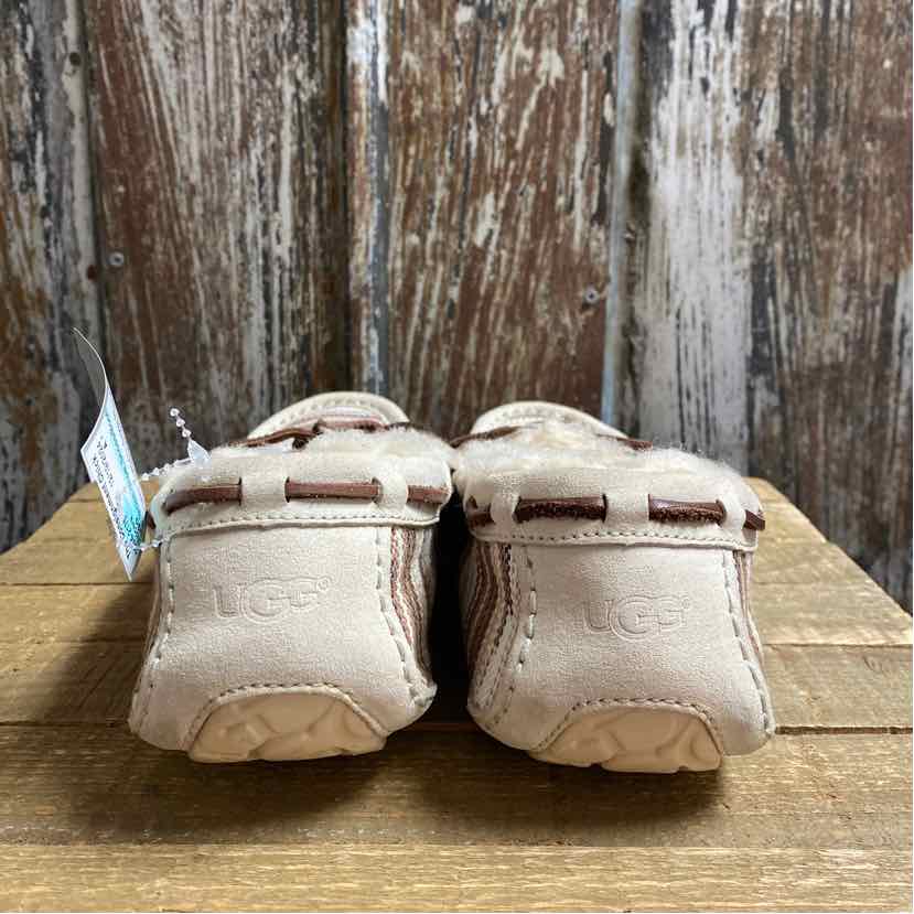 UGG 8 Brown stripe Slippers