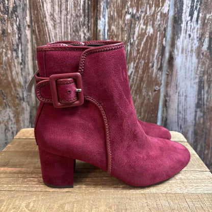 White Mountain 7 Red Shoe Booties