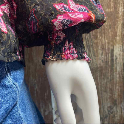 maison d Amelie Size Medium pink floral tops