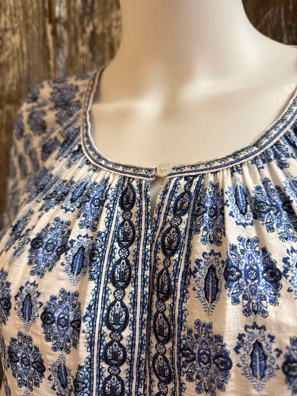 Max Studio Size 1X Blue Print tops