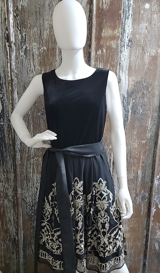 Dressbarn Size 12 Petite (Large Petite) Black and Gold Dress