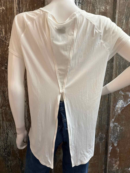 lululemon Size 8 (Medium) White tops