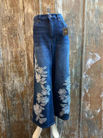 DG2 Size 10 Denim Crop Jeans