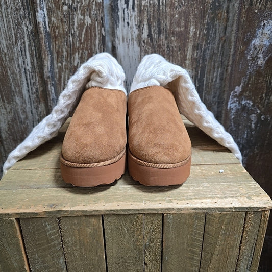 6 Brown & Cream Boots