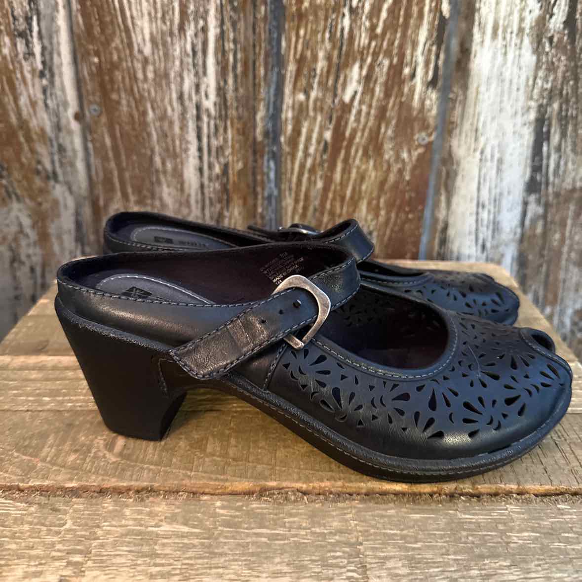 White Mountain 8 Black Shoes