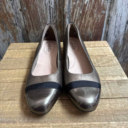 Clark's 7.5W Pewter Shoes