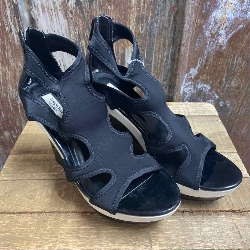 Simply Vera 8 Black Shoes