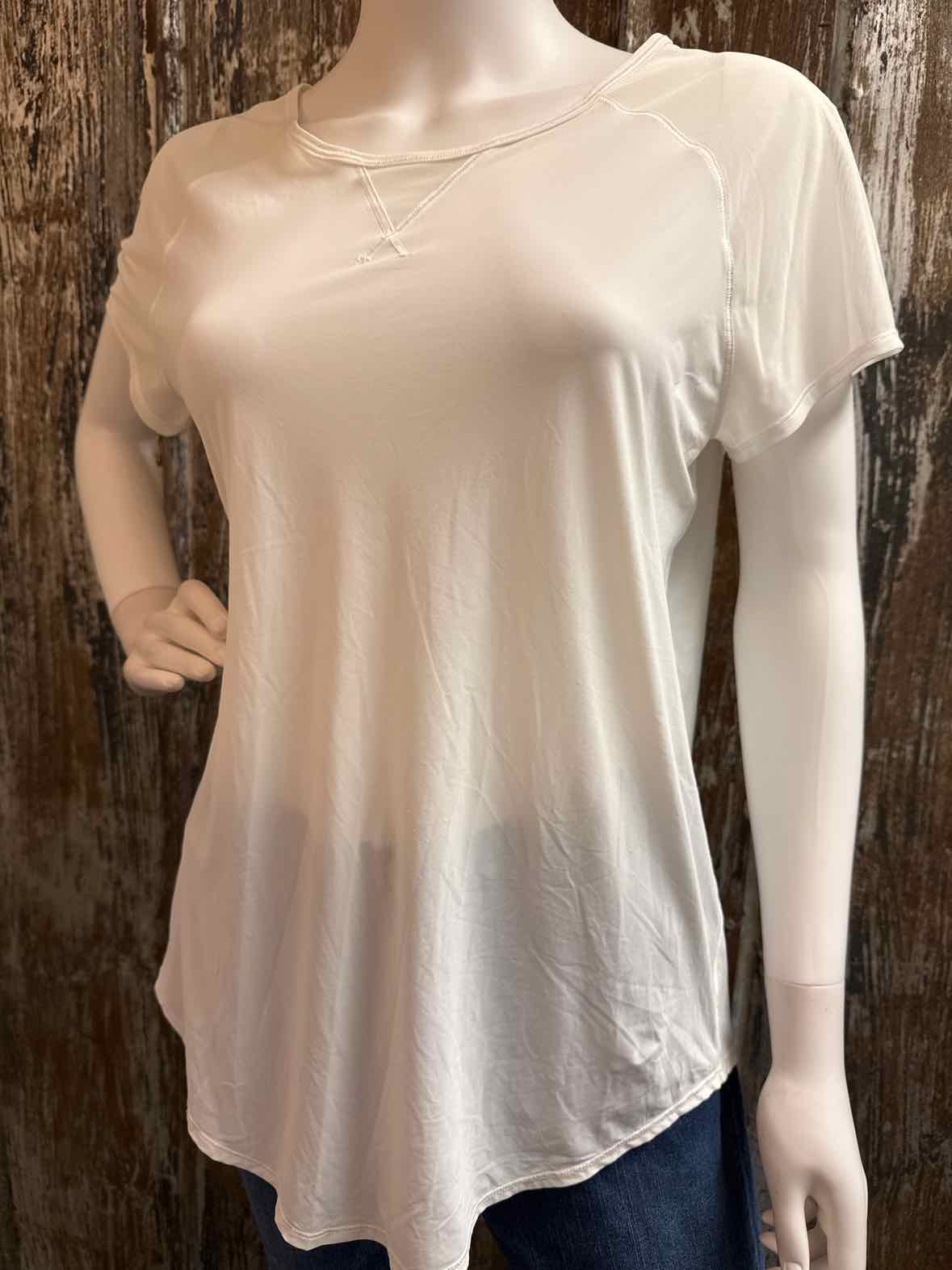 lululemon Size 8 (Medium) White tops