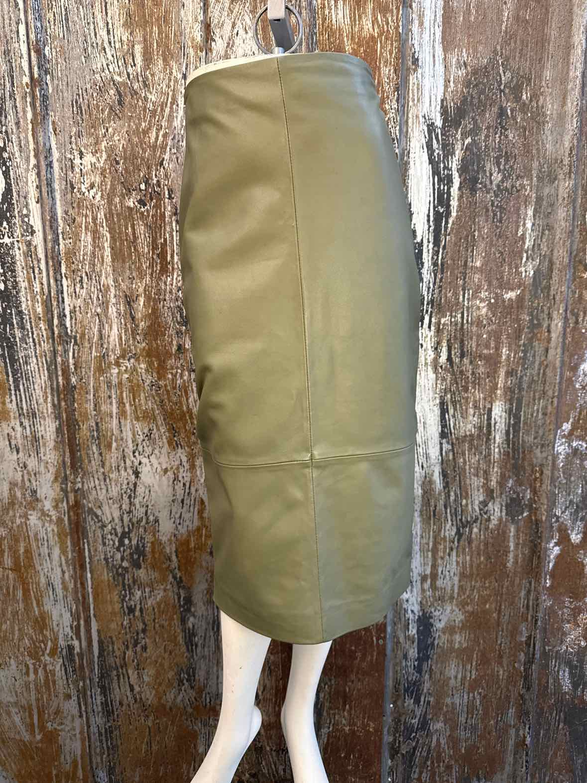 Bod & Christensen Size 8 Green Leather Skirt