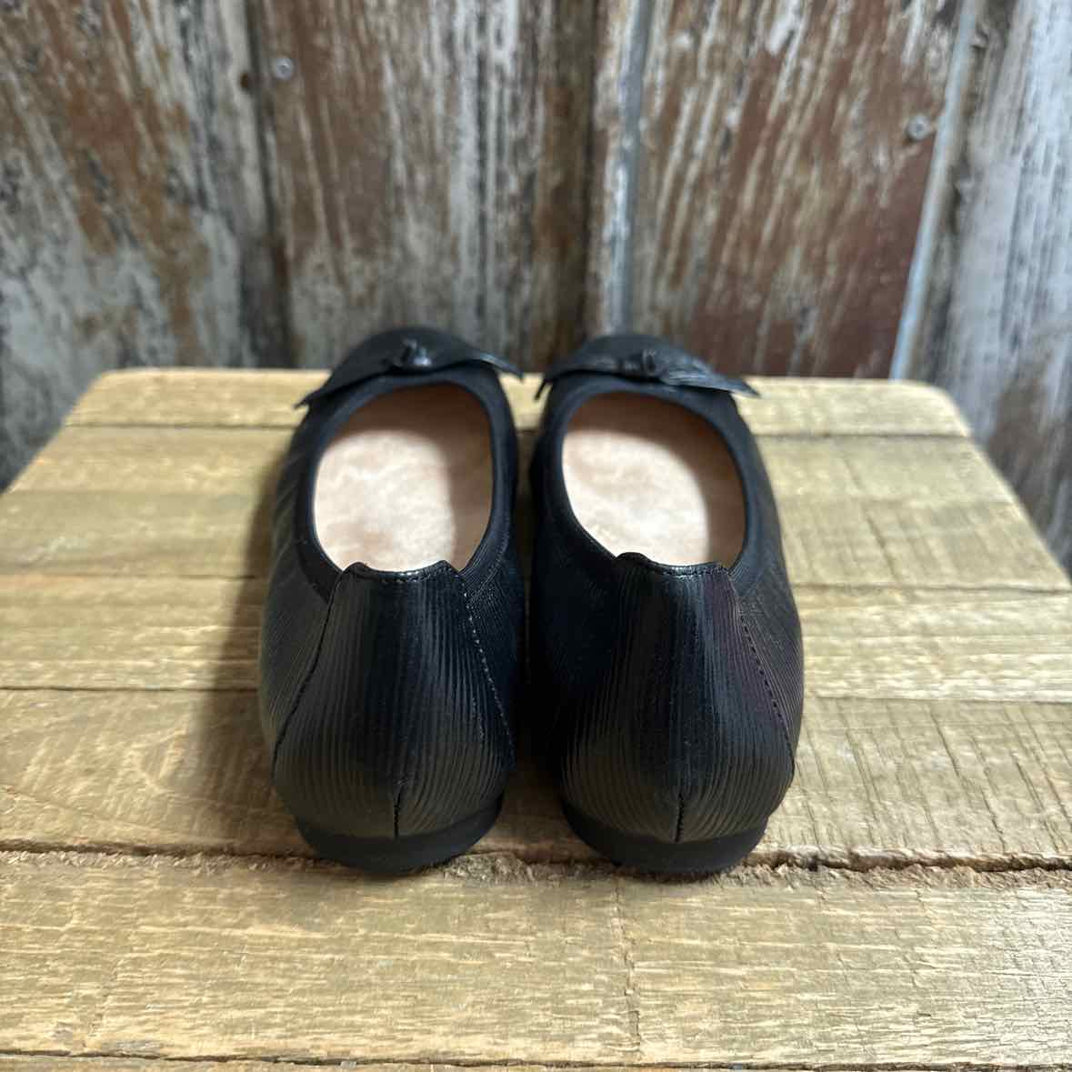 Vionic 5 Black Shoes